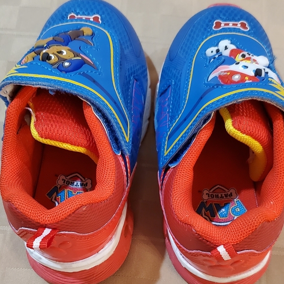 Boy's shoes size 10 - Picture 5 of 6